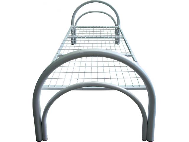 Кровати металлические двухъярусные с лестницами
